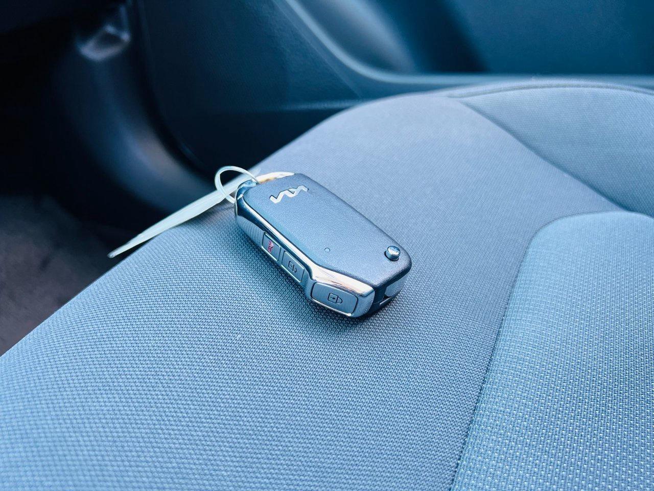 2025 Kia NIRO HEV LX Photo