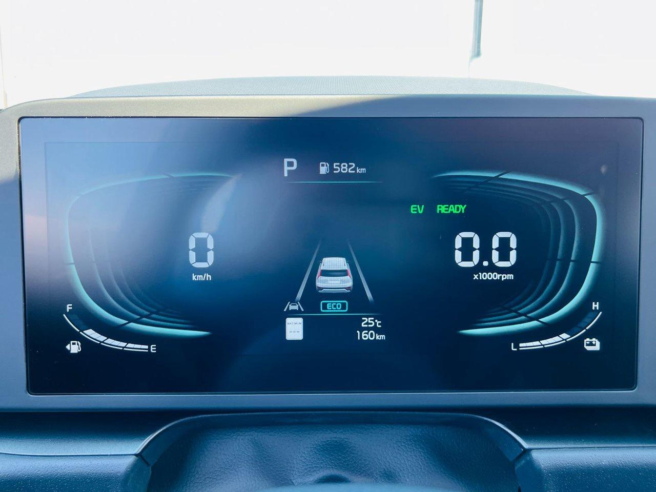 2025 Kia NIRO HEV LX Photo