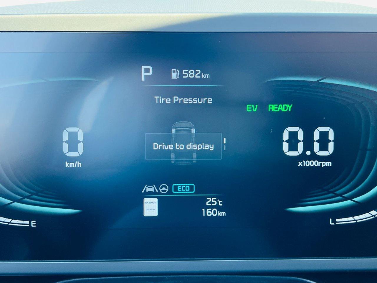 2025 Kia NIRO HEV LX Photo