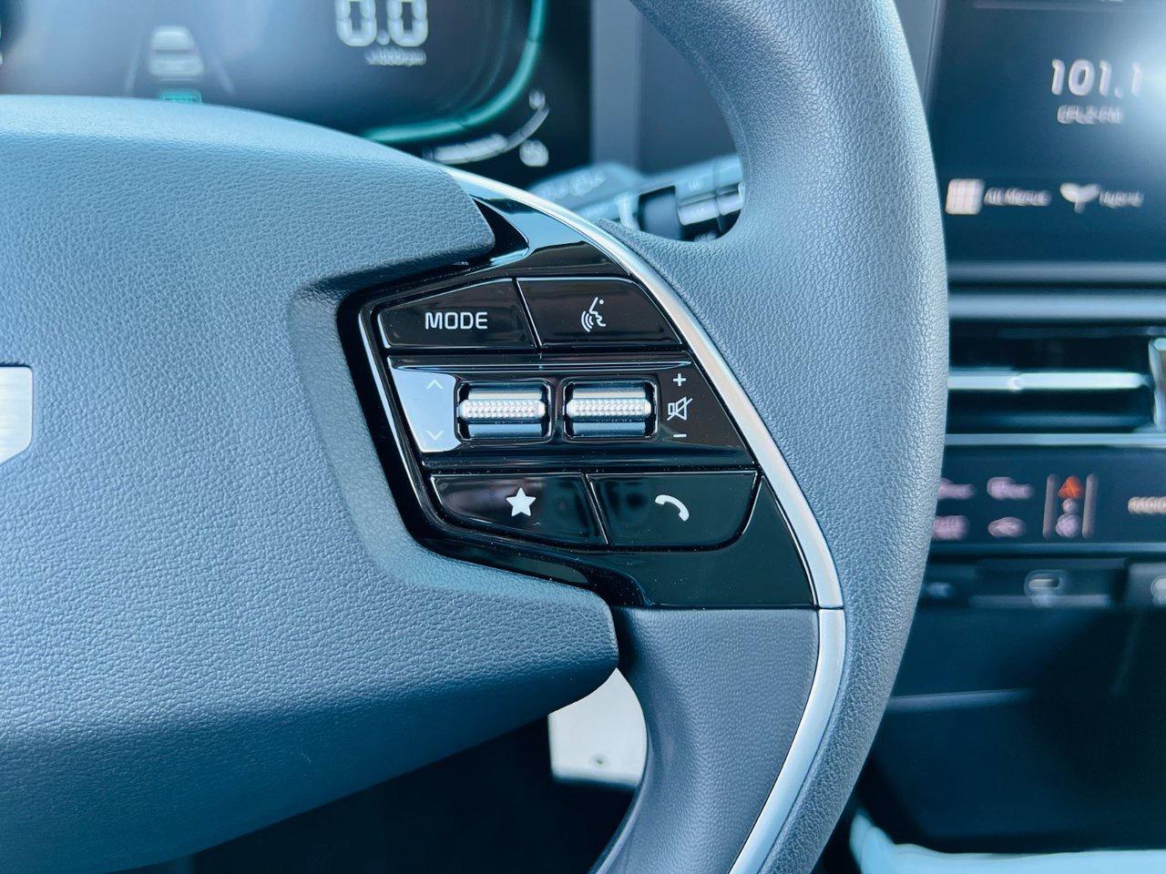 2025 Kia NIRO HEV LX Photo