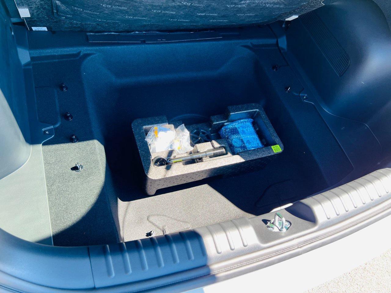 2025 Kia NIRO HEV LX Photo