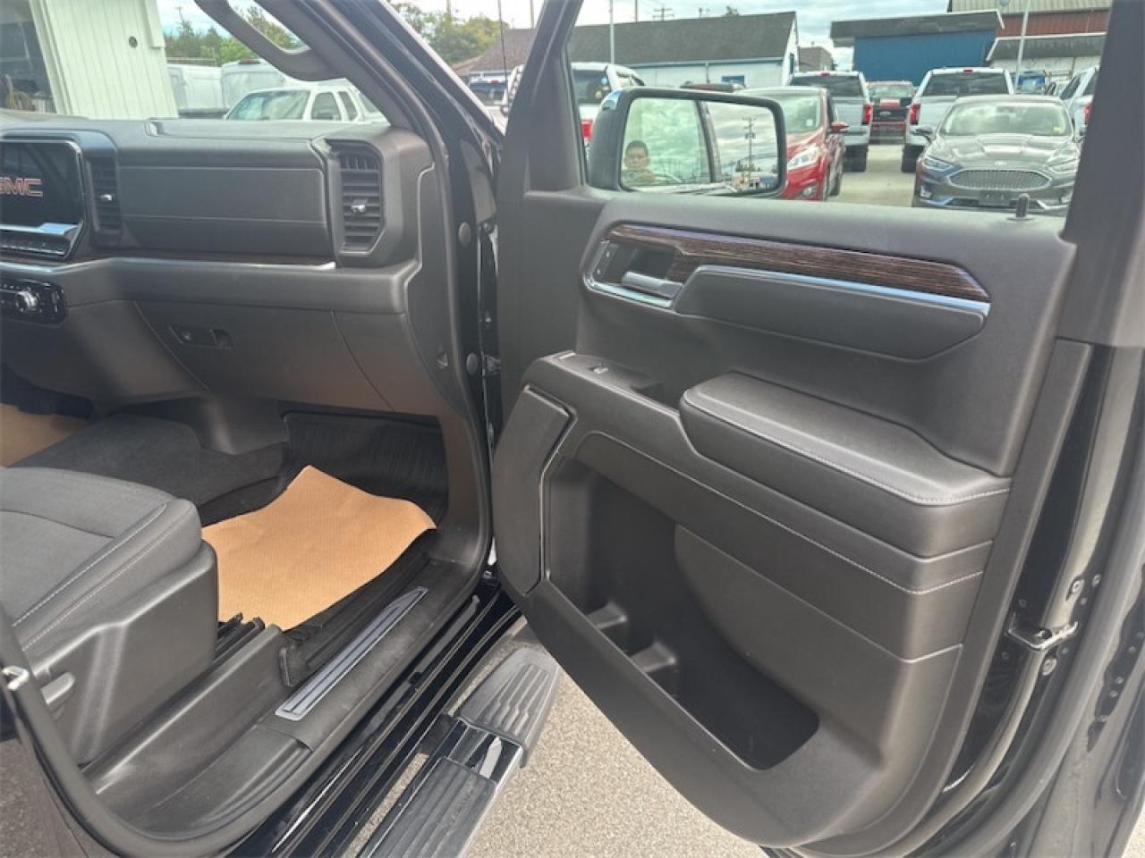 2022 GMC Sierra 1500 SLE  - Apple CarPlay -  Android Auto Photo5