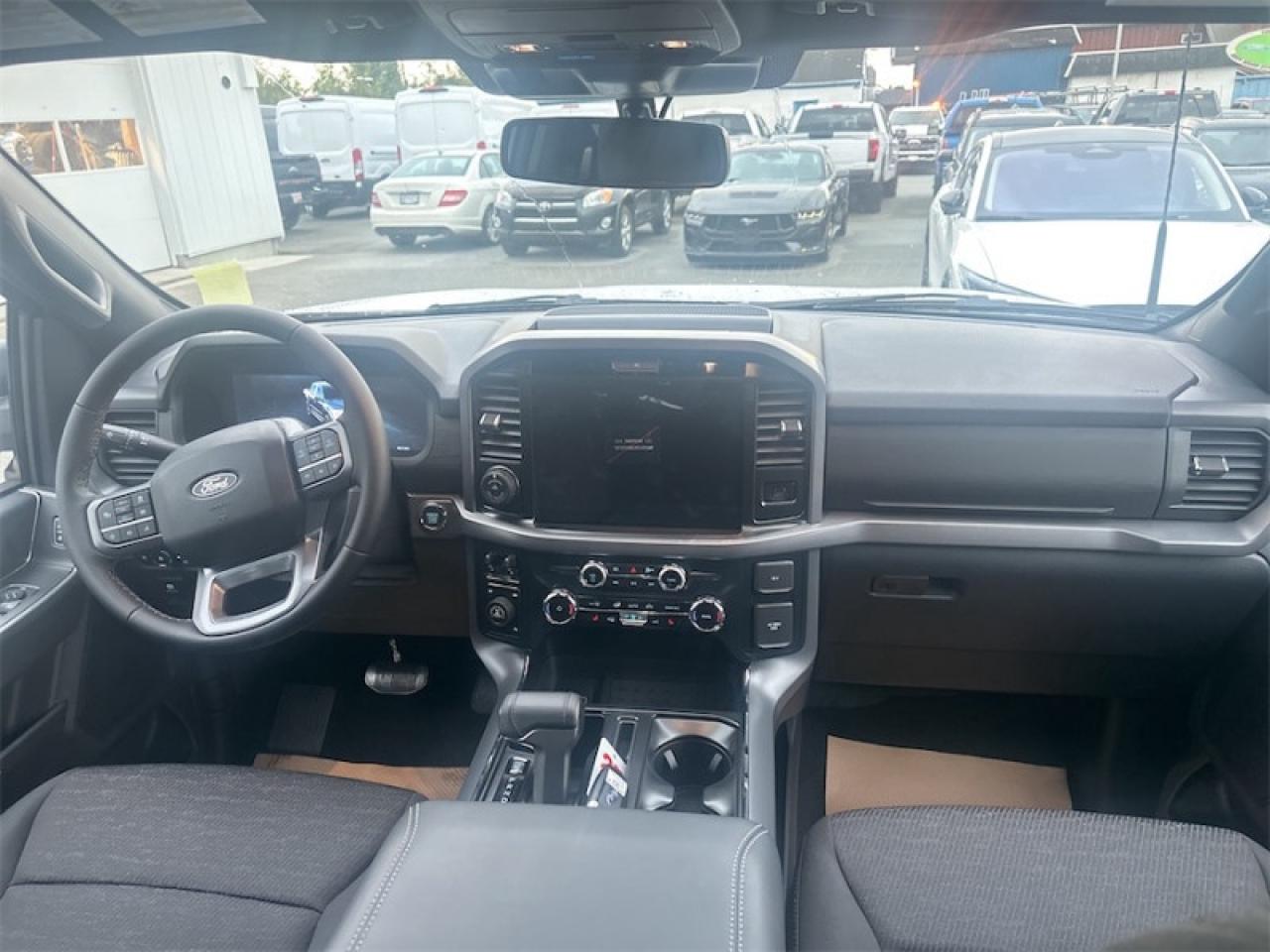 2025 Ford F-150 XLT Photo5