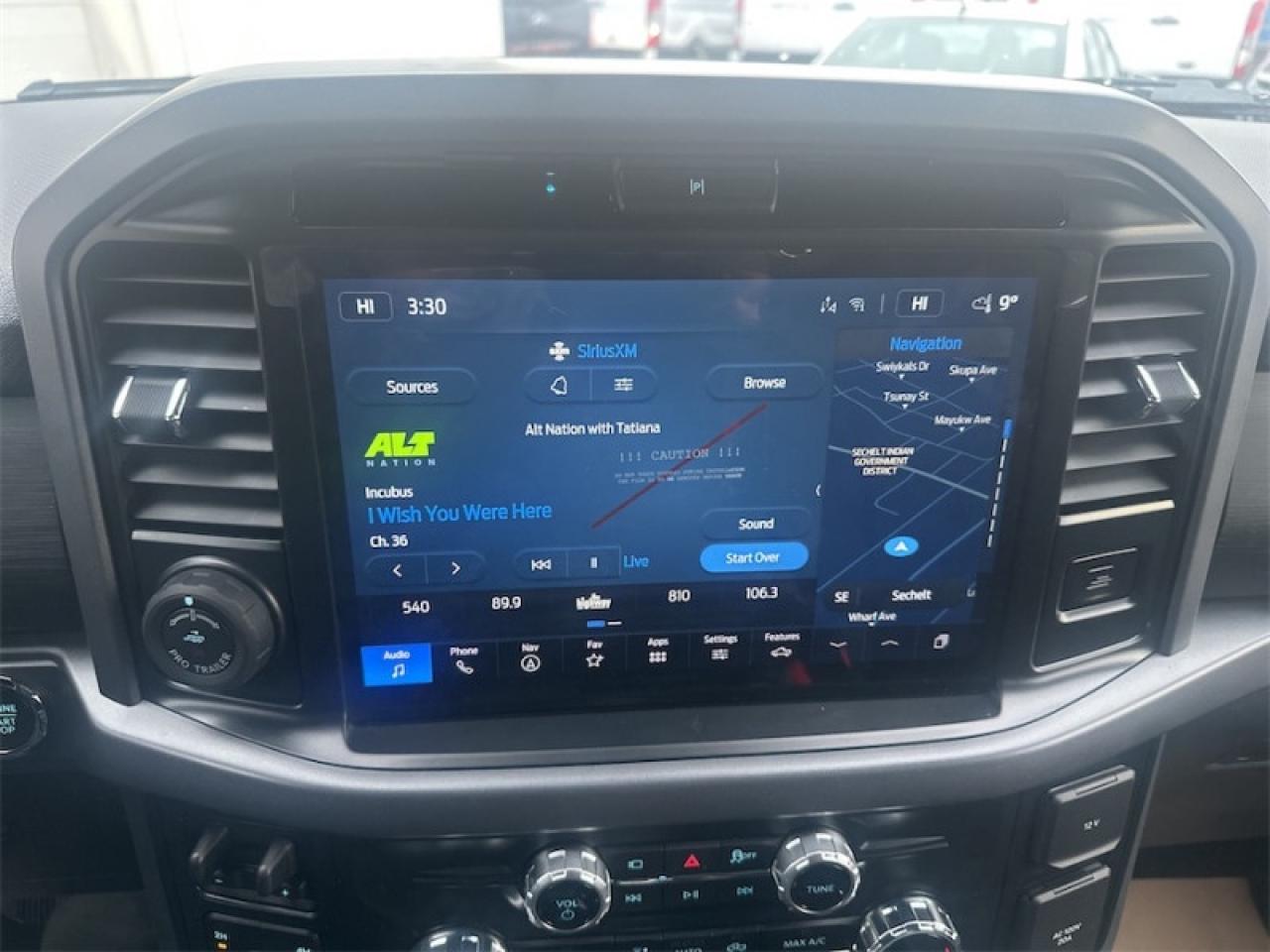 2025 Ford F-150 XLT Photo5