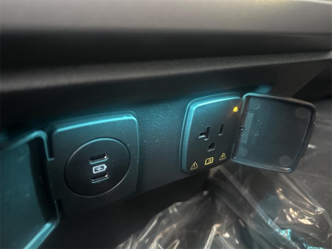 2025 Ford F-150 XLT Photo5