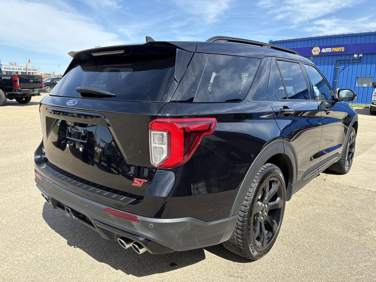 2023 Ford Explorer ST Photo5