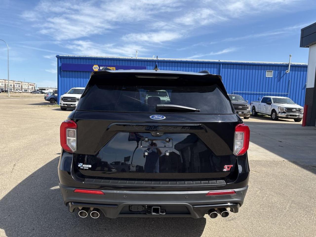 2023 Ford Explorer ST Photo5