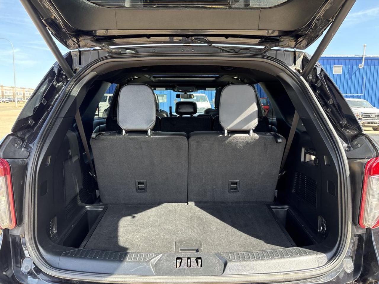2023 Ford Explorer ST Photo5