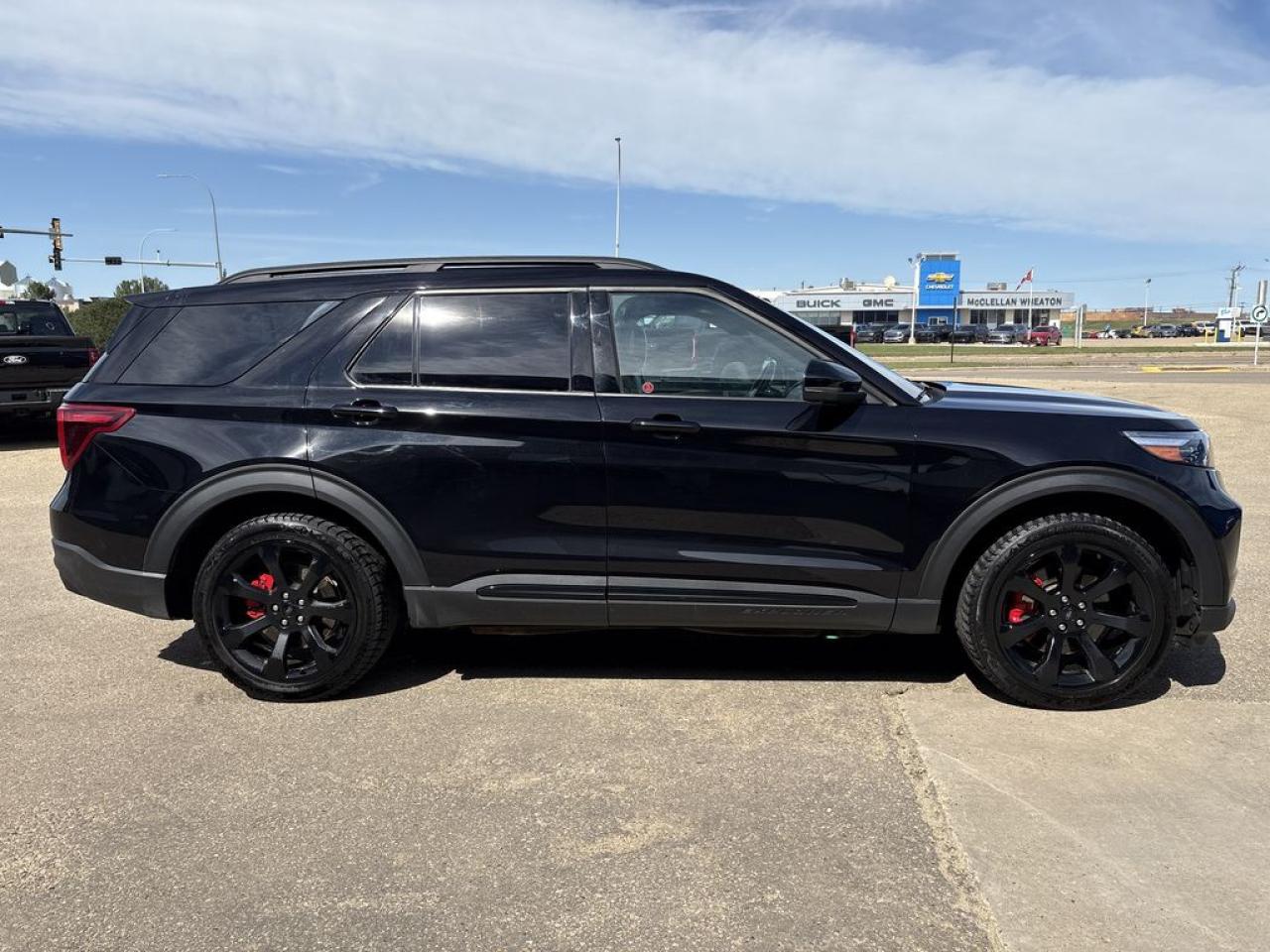 2023 Ford Explorer ST Photo5