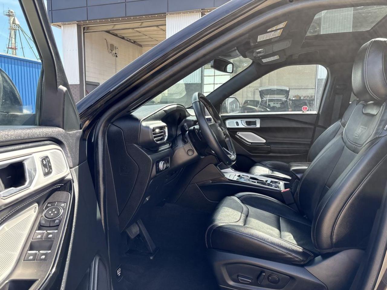 2023 Ford Explorer ST Photo5