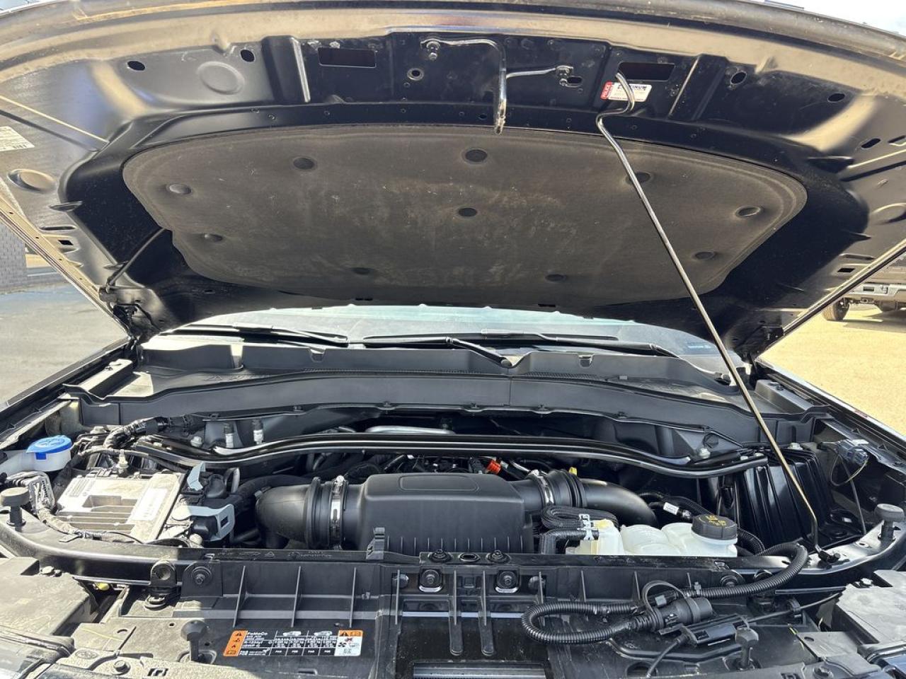 2023 Ford Explorer ST Photo5
