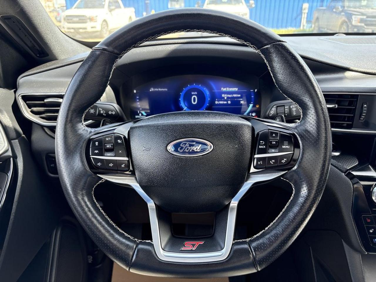 2023 Ford Explorer ST Photo5