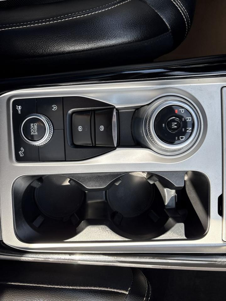 2023 Ford Explorer ST Photo5