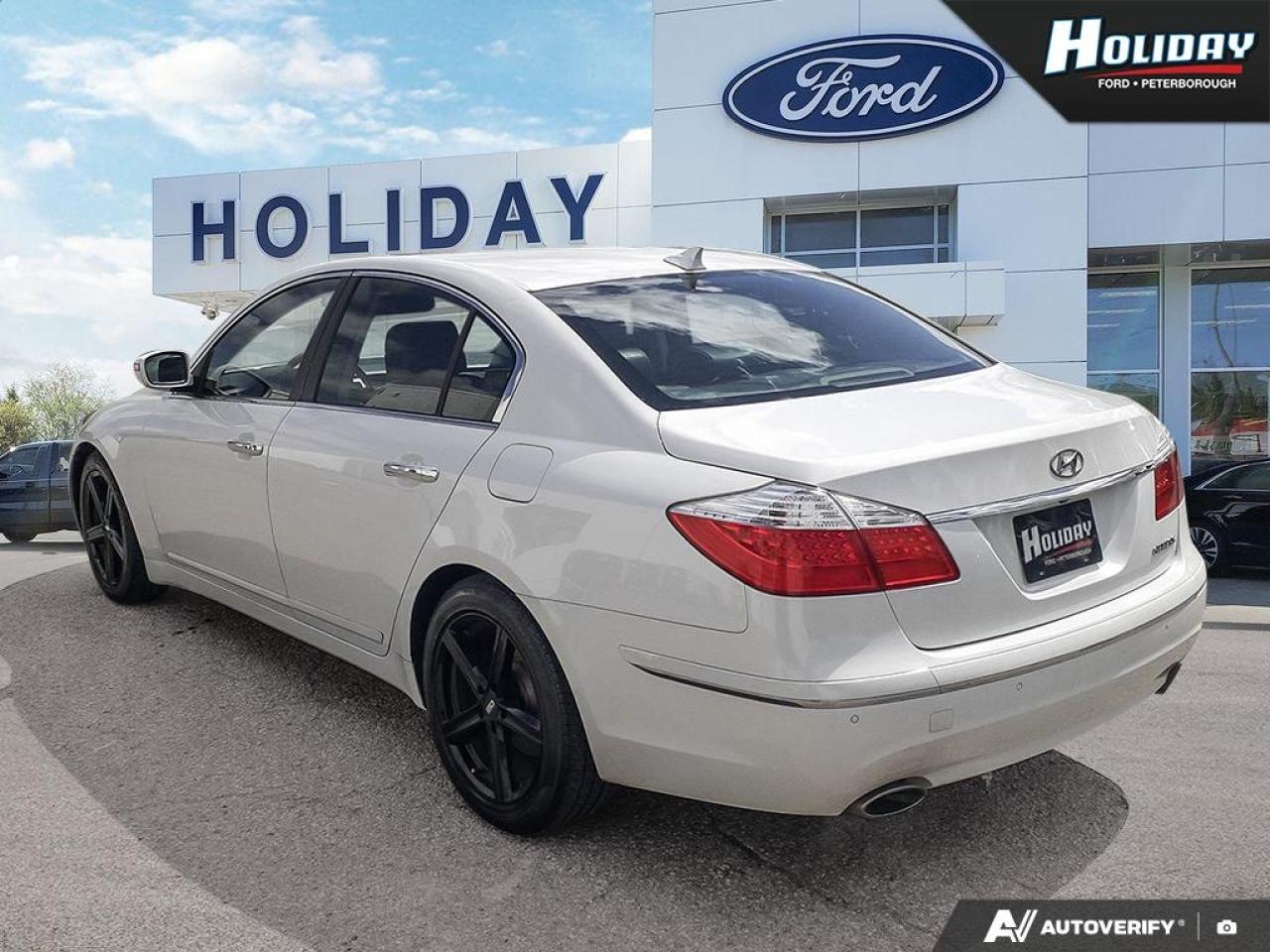 2011 Hyundai Genesis Sedan w/Technology Pkg Photo3