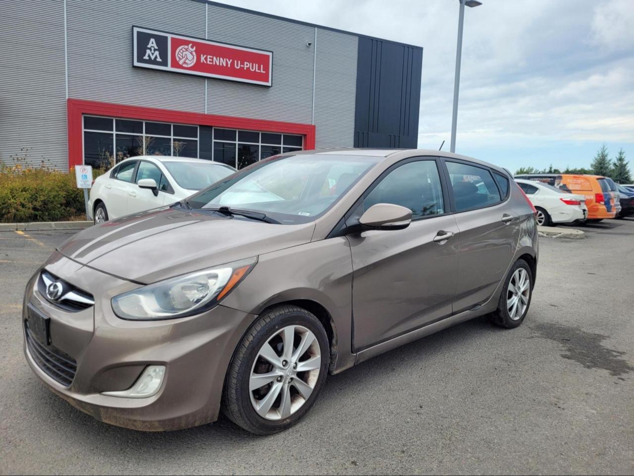 Used 2012 Hyundai Accent SE for sale in Ottawa, ON
