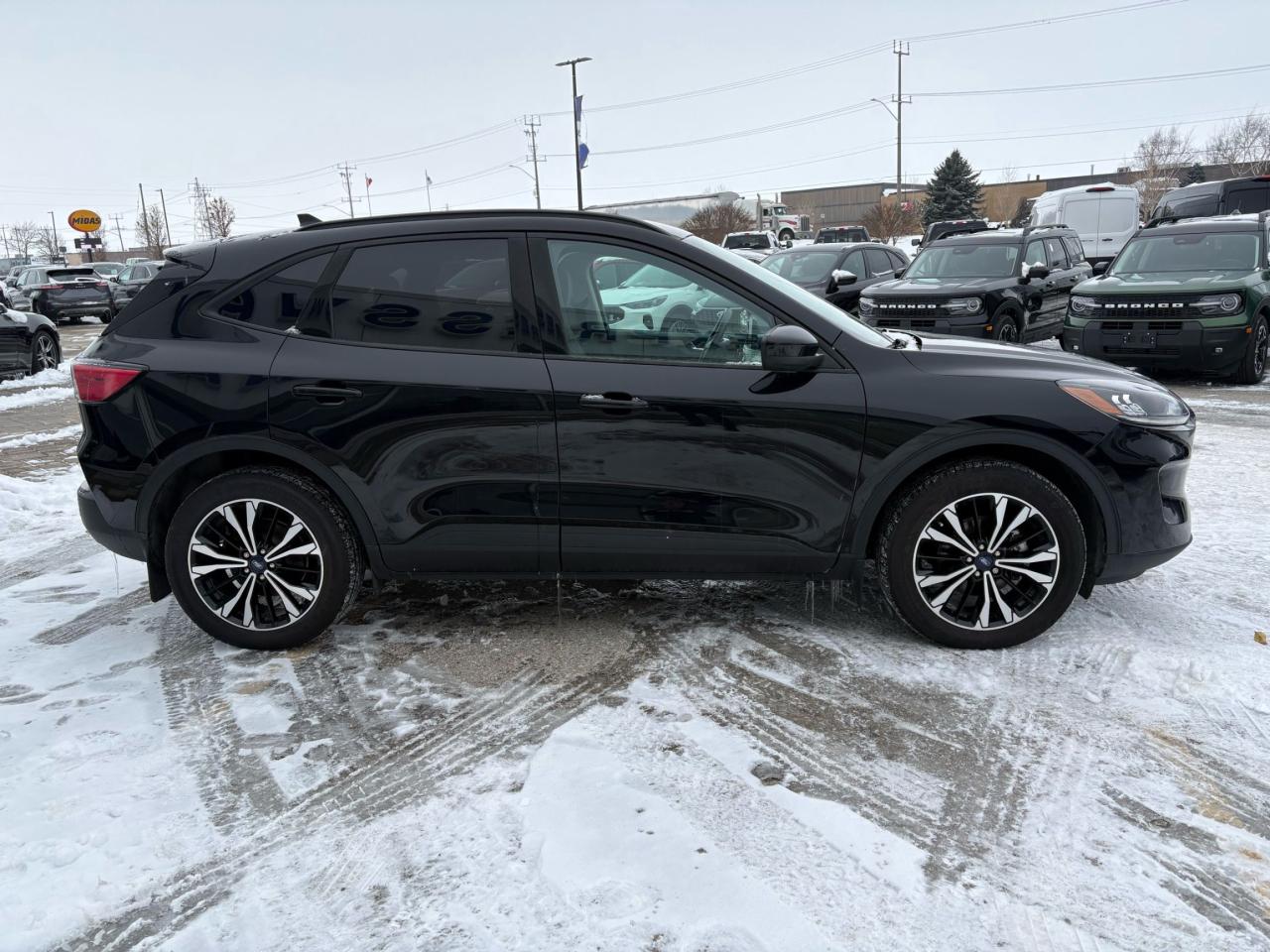 2021 Ford Escape SE, AWD, HYBRID, SE SPORT PACKAGE! 19" RIMS! Photo5