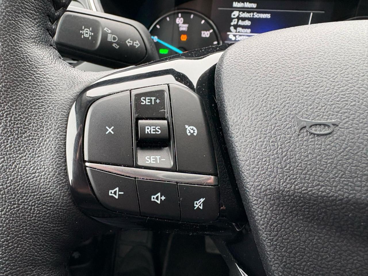 2021 Ford Escape SE, AWD, HYBRID, SE SPORT PACKAGE! 19" RIMS! Photo