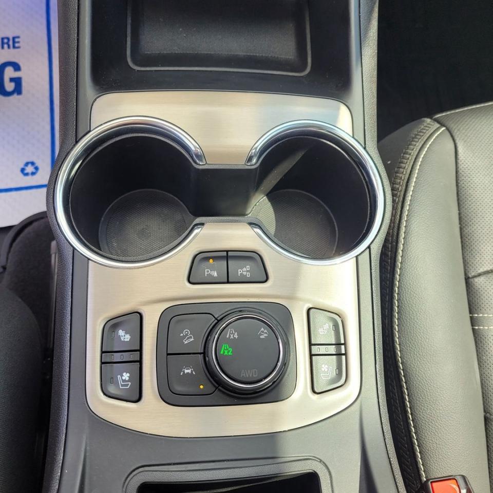 2023 GMC Terrain Denali Photo35
