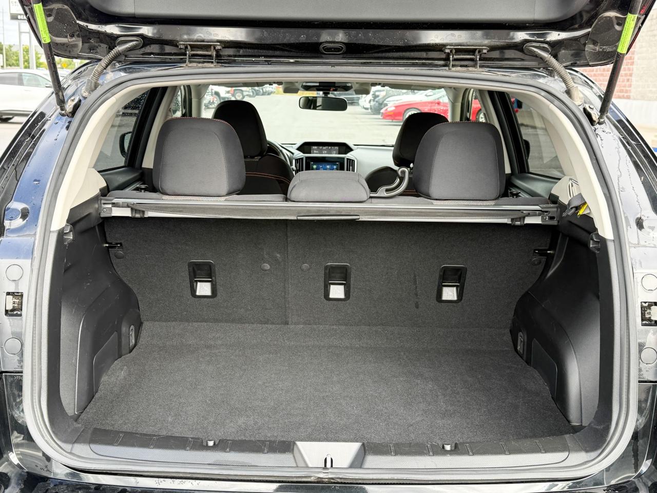 2023 Subaru XV Crosstrek Touring 2.0 4CYL AWD TOURING, HEATED FRONT CLOTH SEATS, REMOTE KEYLESS ENTRY, REAR VISION CAMERA, APPLE CARPLAY/ANDROID AUTO COMPATABILITY, 17" ALLOY WHEELS Photo4