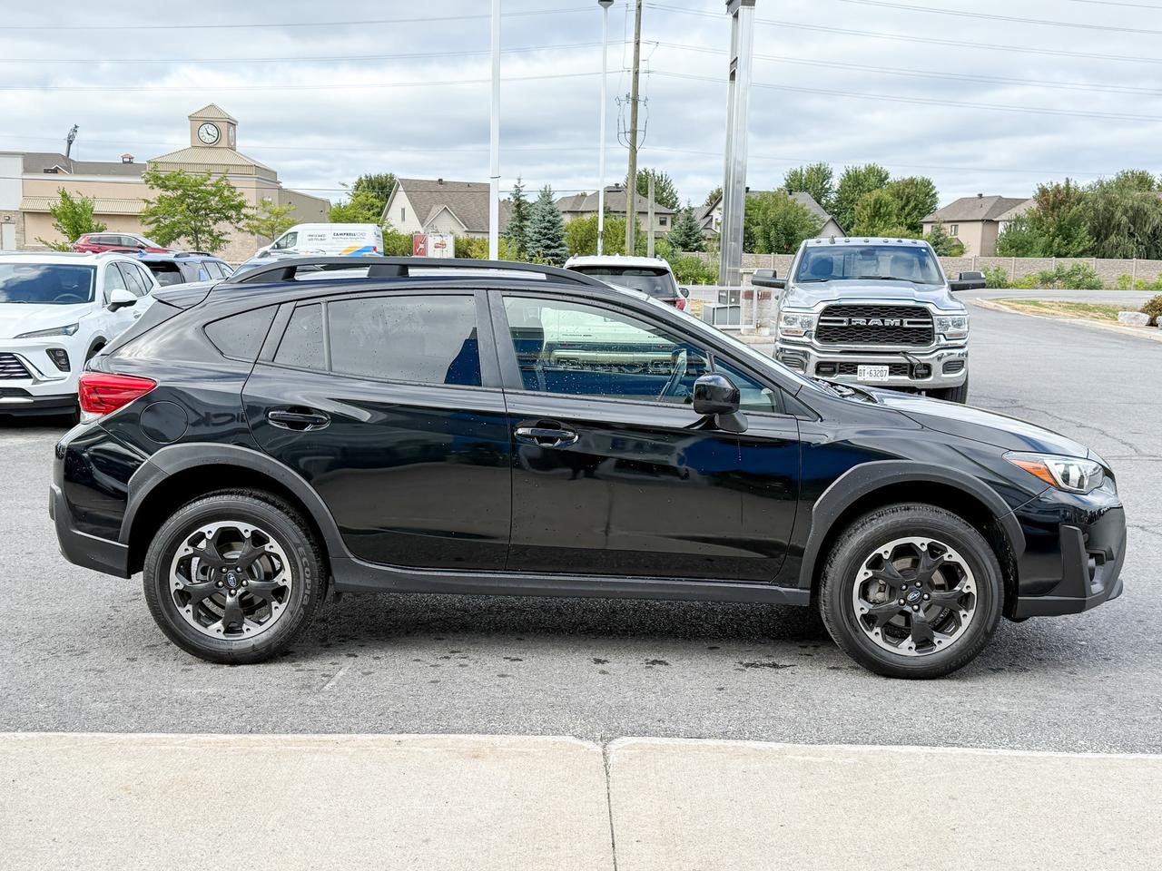 2023 Subaru XV Crosstrek Touring 2.0 4CYL AWD TOURING, HEATED FRONT CLOTH SEATS, REMOTE KEYLESS ENTRY, REAR VISION CAMERA, APPLE CARPLAY/ANDROID AUTO COMPATABILITY, 17" ALLOY WHEELS Photo