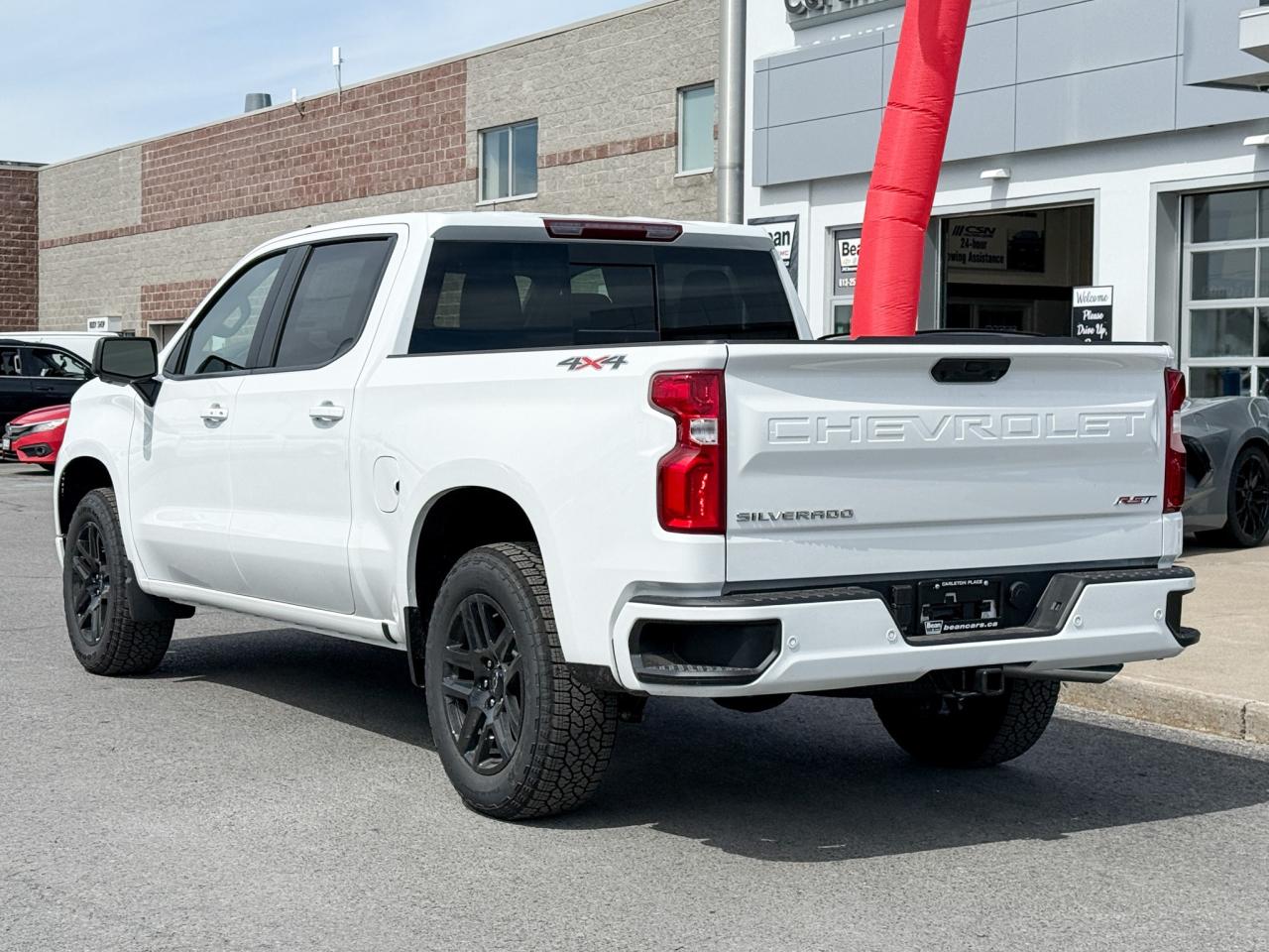 2025 Chevrolet Silverado 1500 RST 5.3L V8 WITH REMOTE START/ENTRY, HEATED FRONT SEATS, HEATED STEERING WHEEL, HD SURROUND VISION, BOSE SOUND SYSTEM Photo2