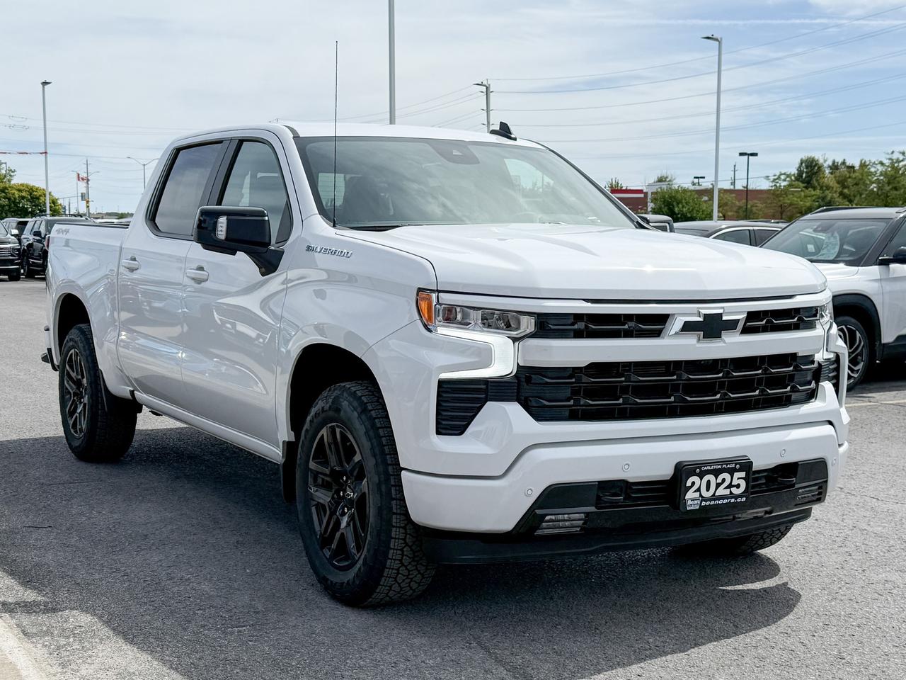 2025 Chevrolet Silverado 1500 RST 5.3L V8 WITH REMOTE START/ENTRY, HEATED FRONT SEATS, HEATED STEERING WHEEL, HD SURROUND VISION, BOSE SOUND SYSTEM Photo