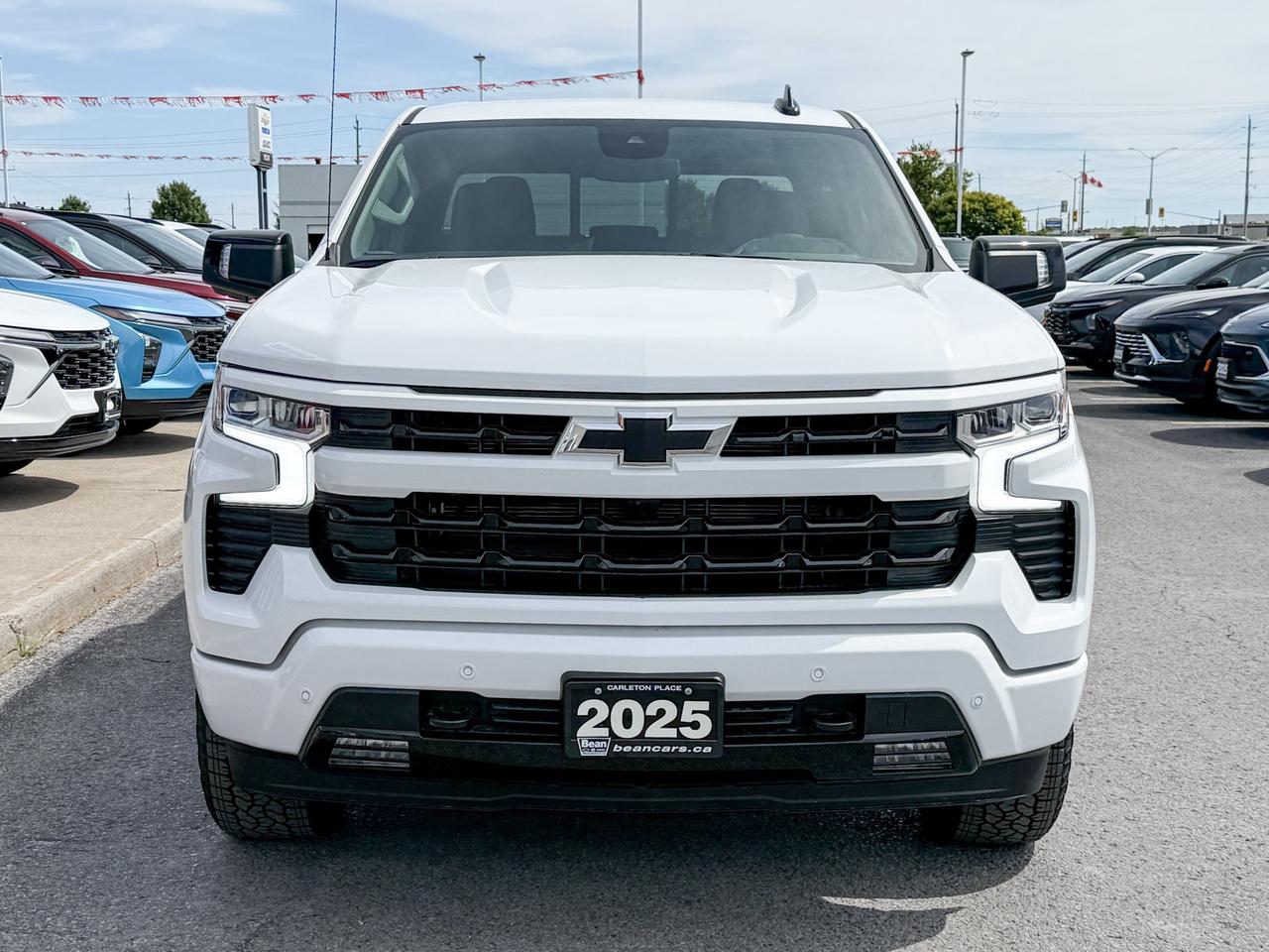 2025 Chevrolet Silverado 1500 RST 5.3L V8 WITH REMOTE START/ENTRY, HEATED FRONT SEATS, HEATED STEERING WHEEL, HD SURROUND VISION, BOSE SOUND SYSTEM Photo