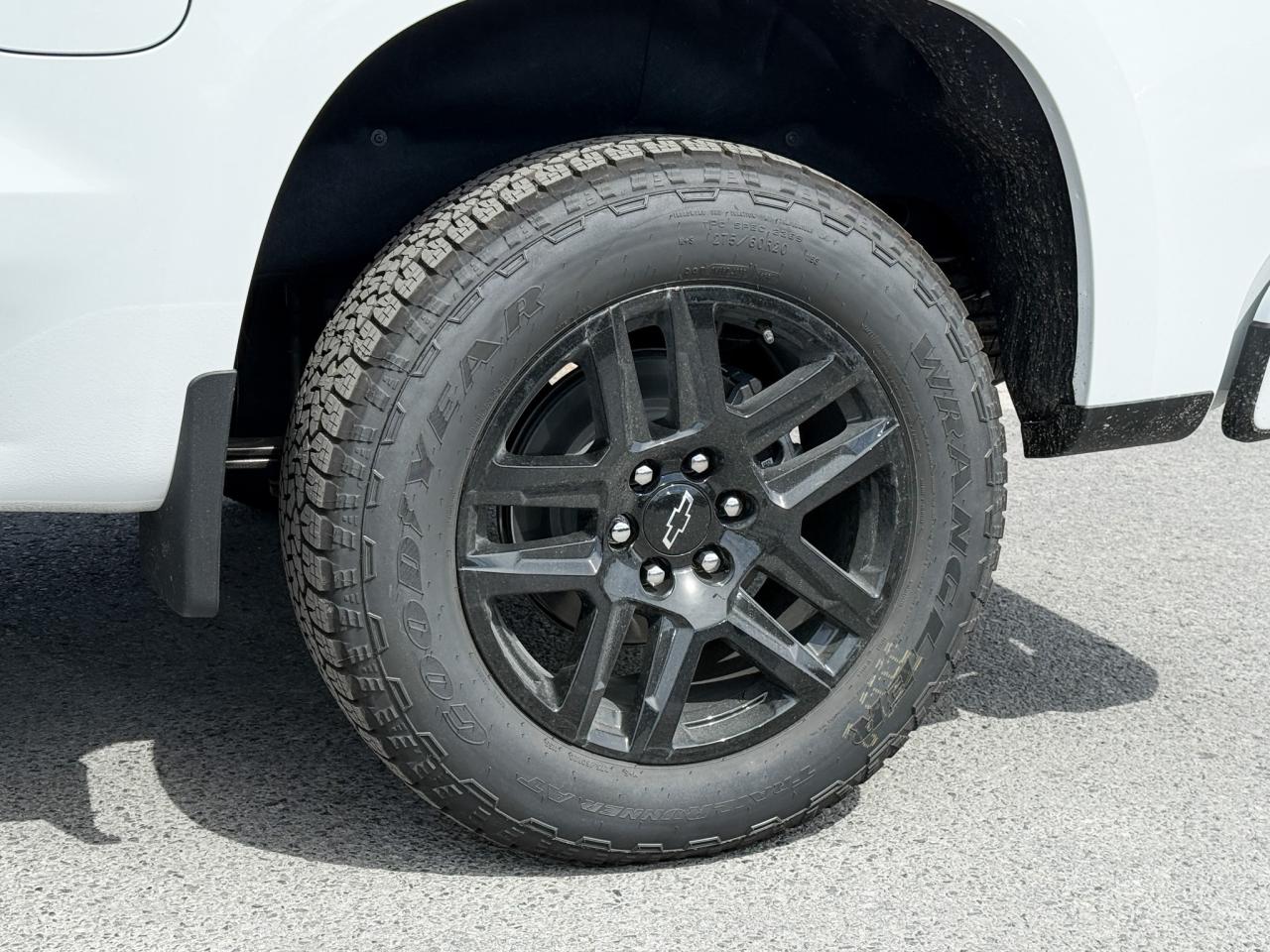 2025 Chevrolet Silverado 1500 RST 5.3L V8 WITH REMOTE START/ENTRY, HEATED FRONT SEATS, HEATED STEERING WHEEL, HD SURROUND VISION, BOSE SOUND SYSTEM Photo