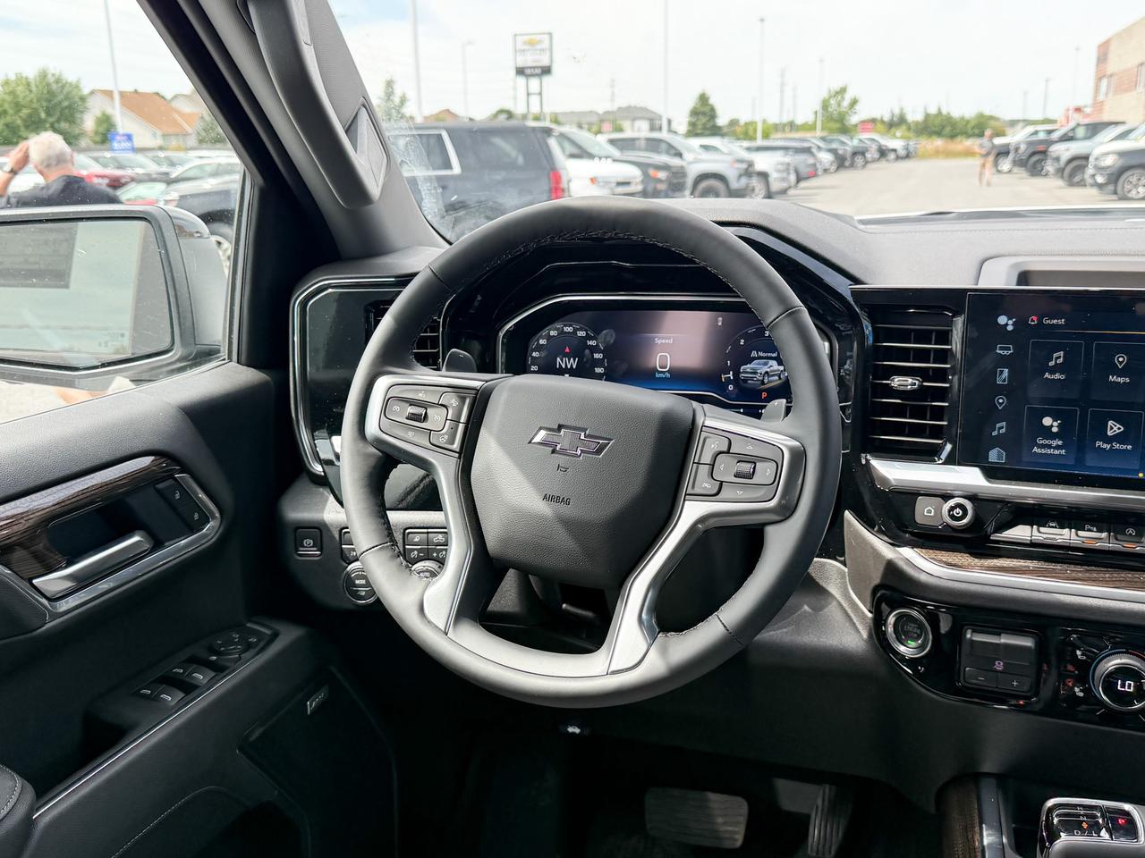 2025 Chevrolet Silverado 1500 RST 5.3L V8 WITH REMOTE START/ENTRY, HEATED FRONT SEATS, HEATED STEERING WHEEL, HD SURROUND VISION, BOSE SOUND SYSTEM Photo