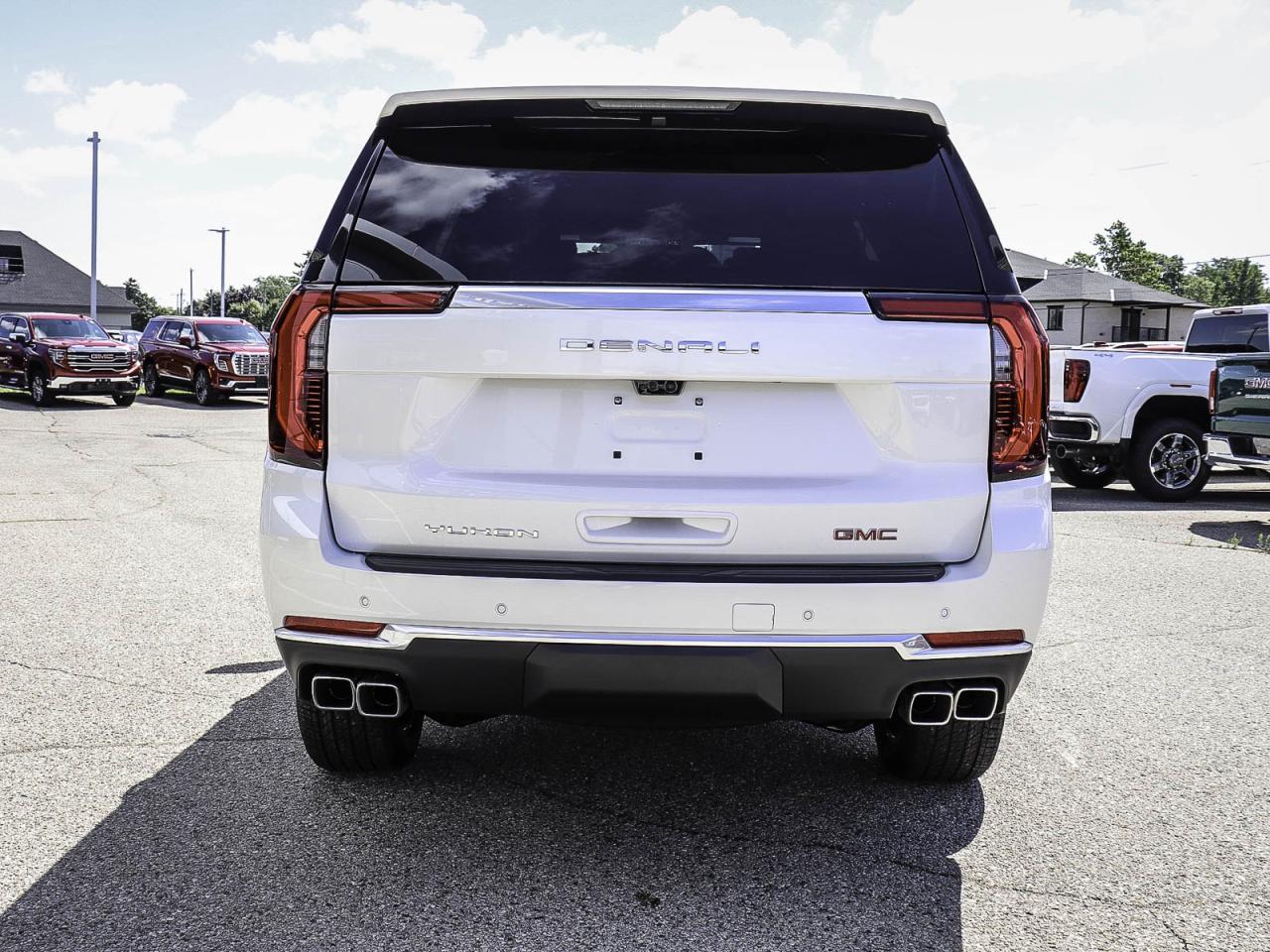 2025 GMC Yukon Denali Photo3