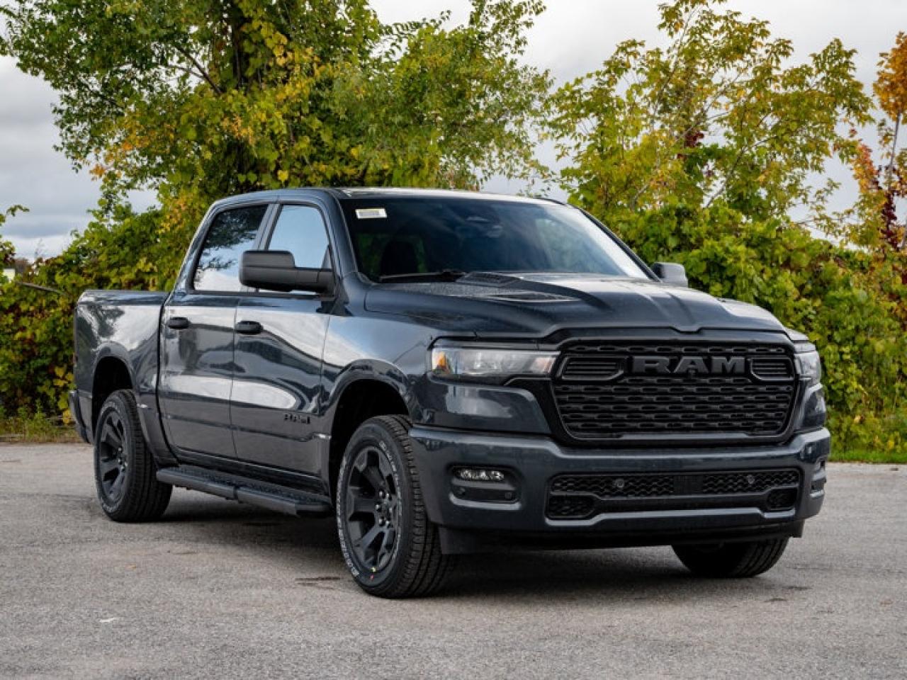 2026 RAM 1500 Express Photo