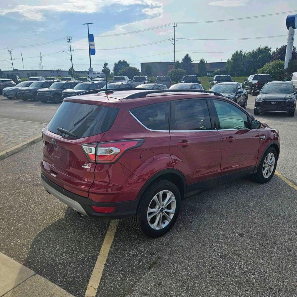 2017 Ford Escape SE Photo5