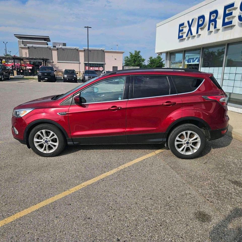 2017 Ford Escape SE Photo5