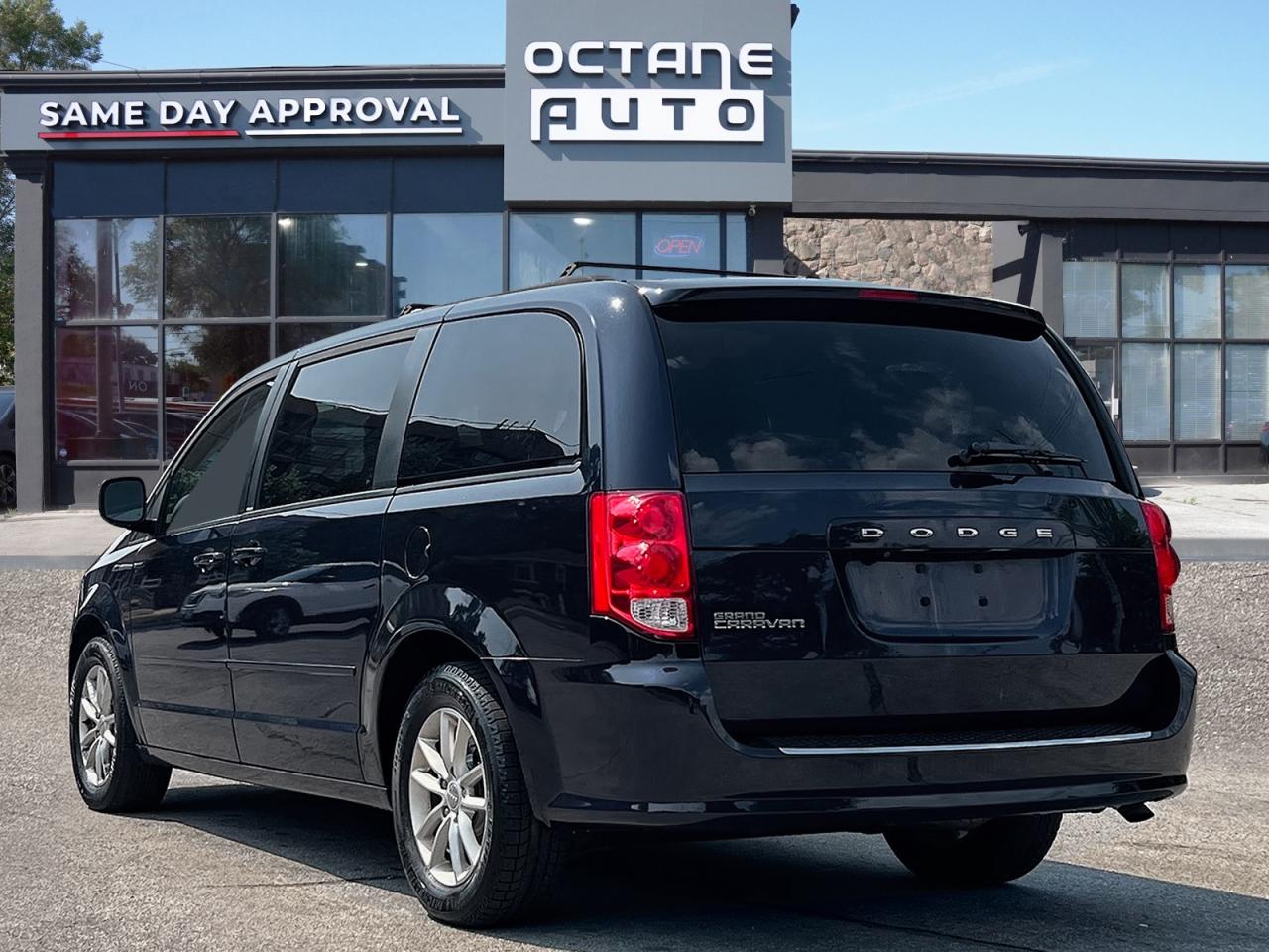 2013 Dodge Grand Caravan SE - Photo #4