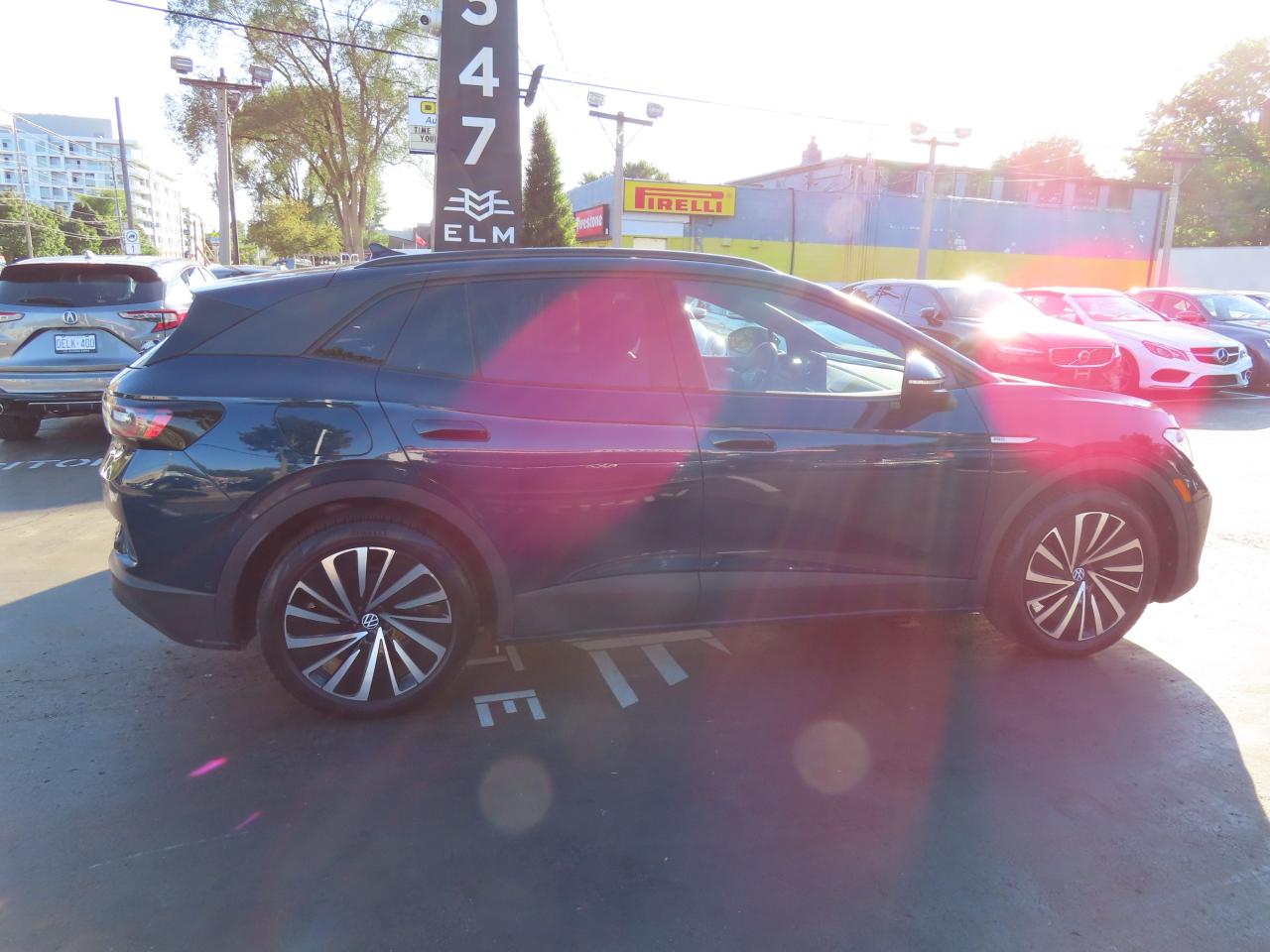 2023 Volkswagen ID.4 PRO w/SK On Battery - Blind Spot Monitor - Reverse Camera !! Photo