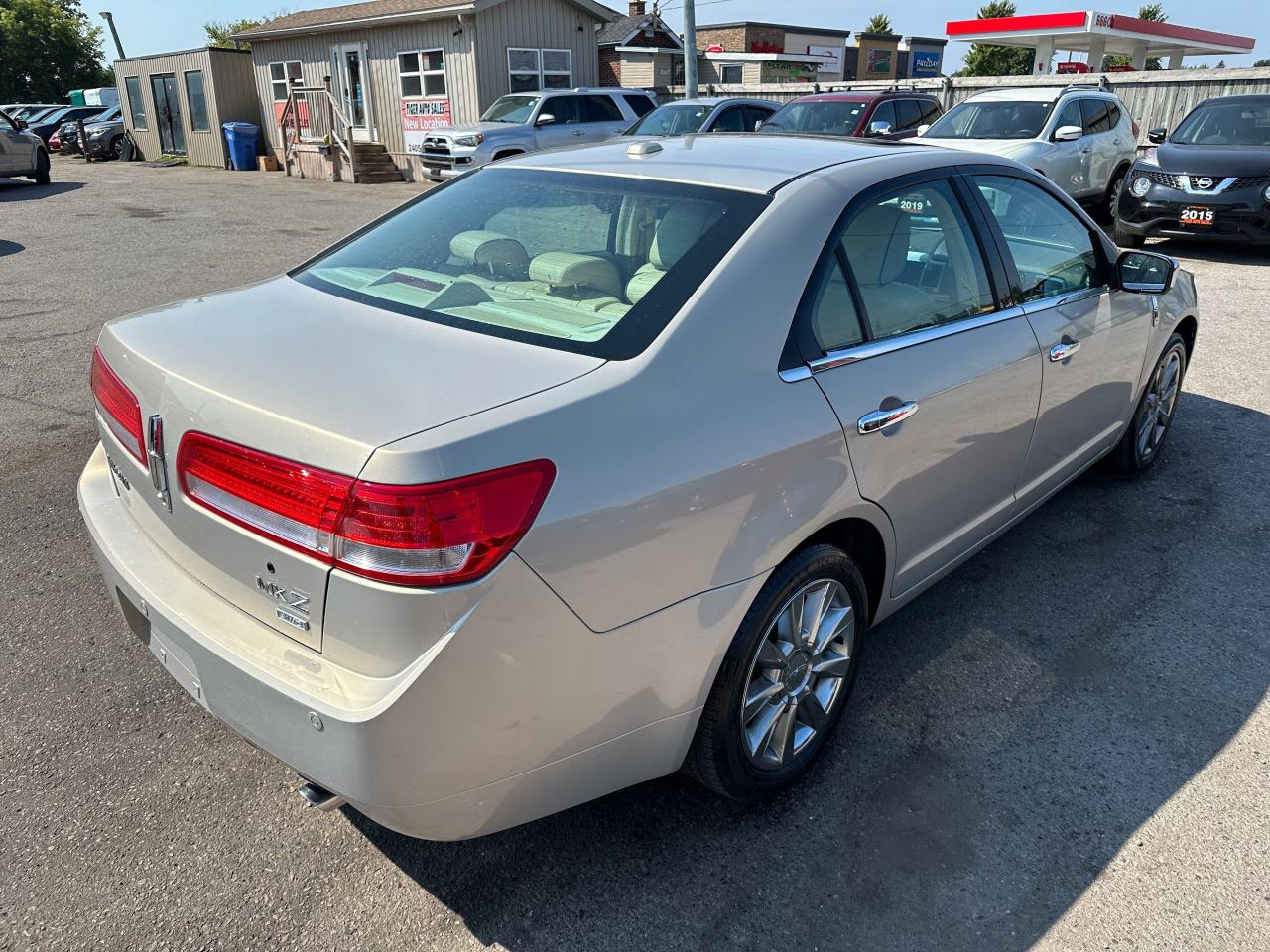 2010 Lincoln MKZ AWD, SEDAN, ONLY 45KMS, LOADED, CERTIFIED Photo4
