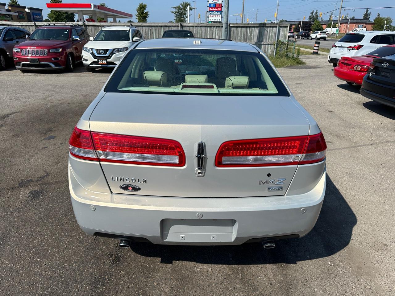 2010 Lincoln MKZ AWD, SEDAN, ONLY 45KMS, LOADED, CERTIFIED Photo3