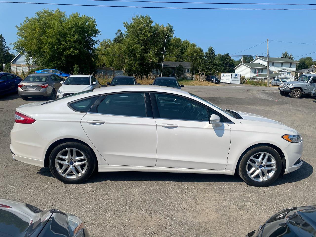 2013 Ford Fusion SE- REBUILT TITLE Photo2