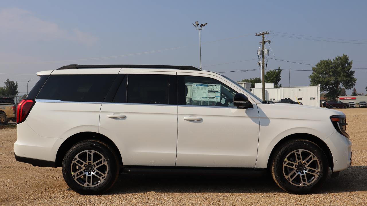2025 Ford Expedition Active Photo4