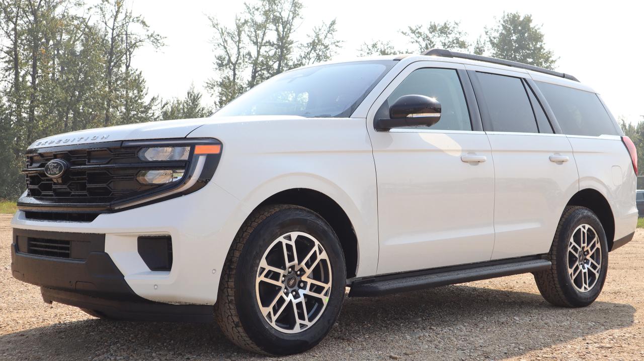 2025 Ford Expedition Active Photo1