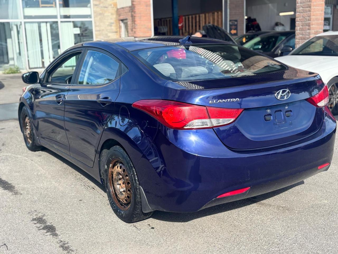 2013 Hyundai Elantra GL - Photo #4