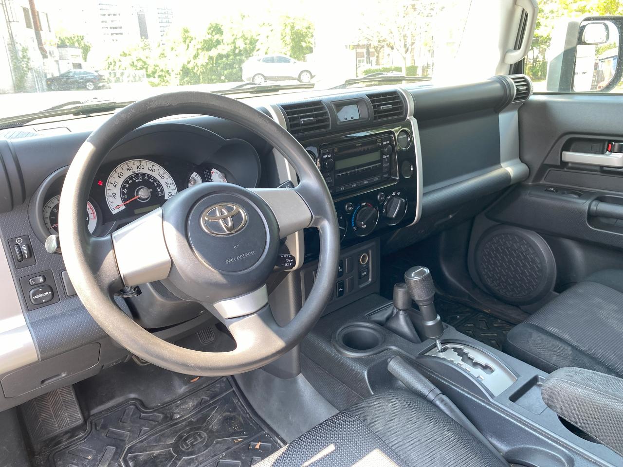 2007 Toyota FJ Cruiser Automatic/4x4/NO Accidents/Clean Carfax - Photo #11