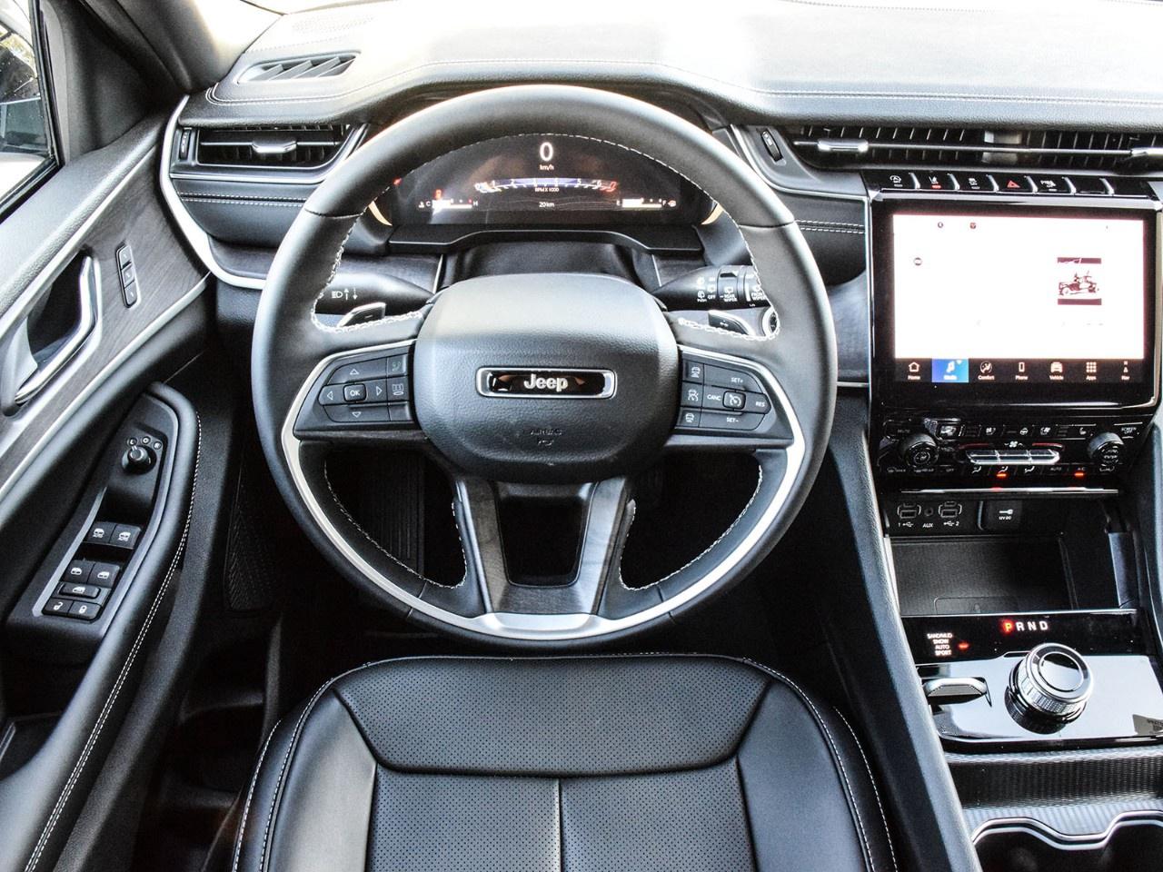 2025 Jeep Grand Cherokee LIMITED 4X4 Photo