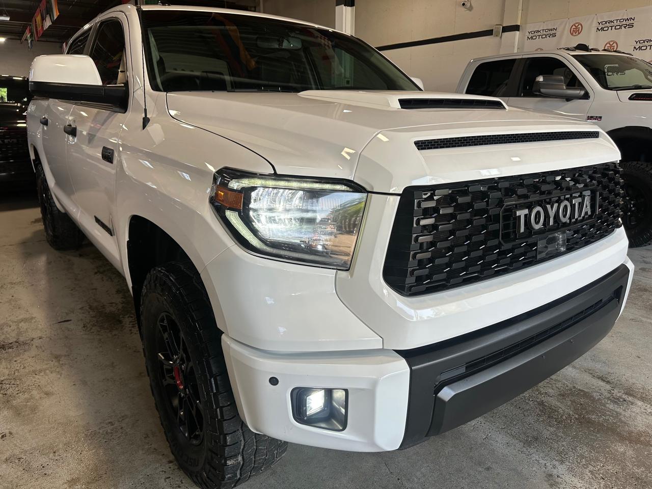 2019 Toyota Tundra TRD PRO | LEATHER | CREW MAX | 5.7L V8 Photo4
