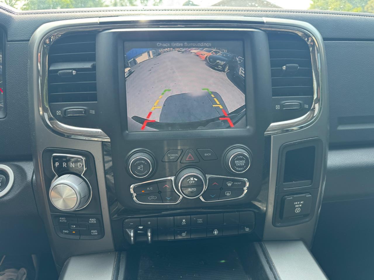2014 RAM 1500 4WD Crew Cab 140.5" Sport - Photo #15
