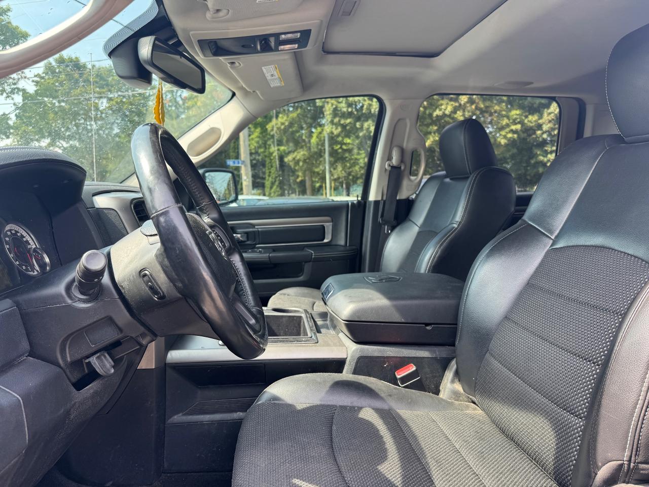 2014 RAM 1500 4WD Crew Cab 140.5" Sport - Photo #12