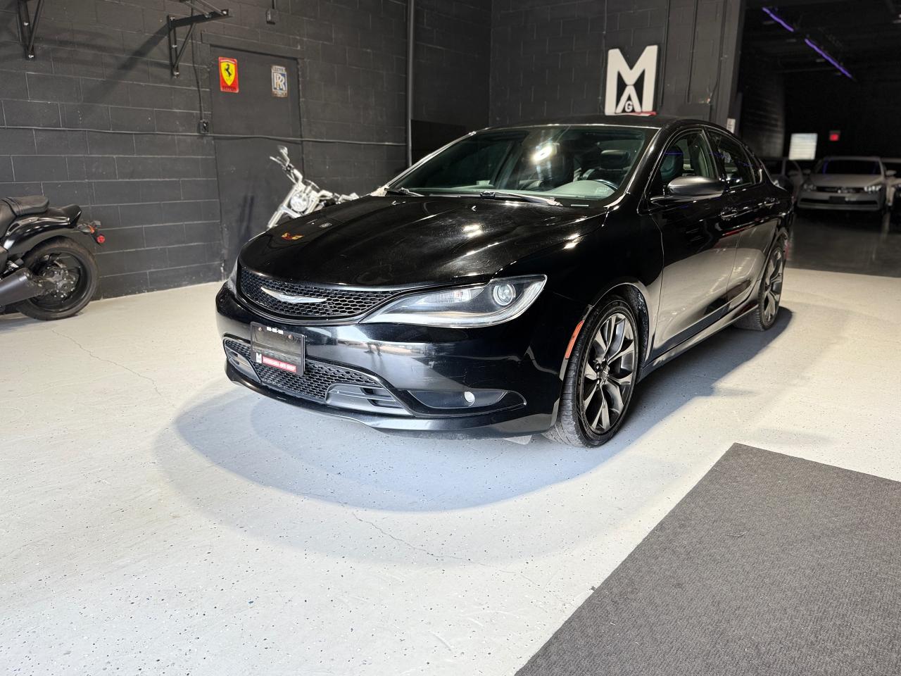 Used 2016 Chrysler 200 4dr Sdn S FWD for sale in Mississauga, ON