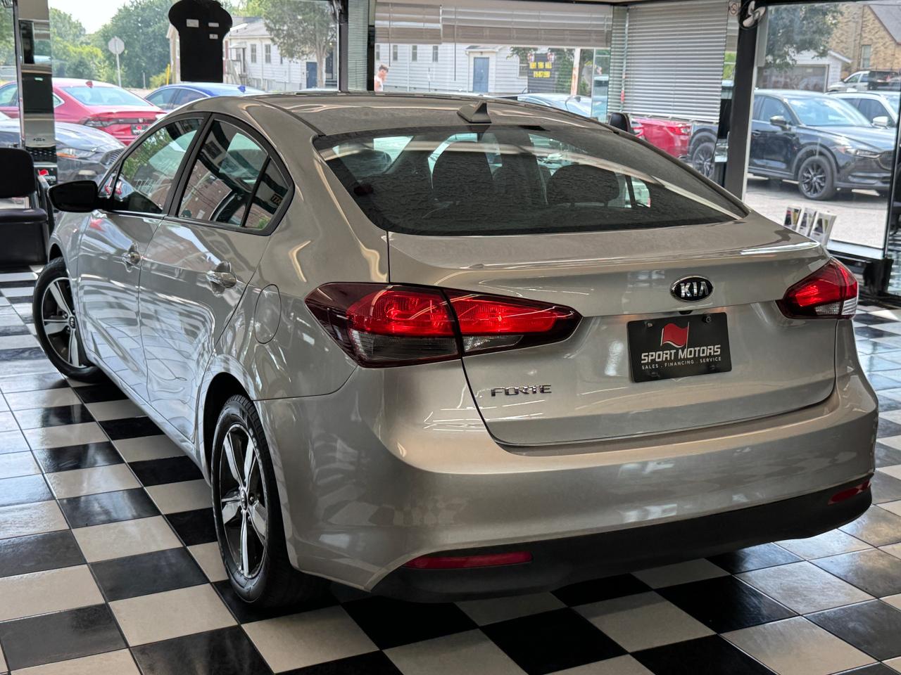 2018 Kia Forte LX+New Tires+Brakes+ApplePlay+A/C+CLEAN CARFAX Photo74