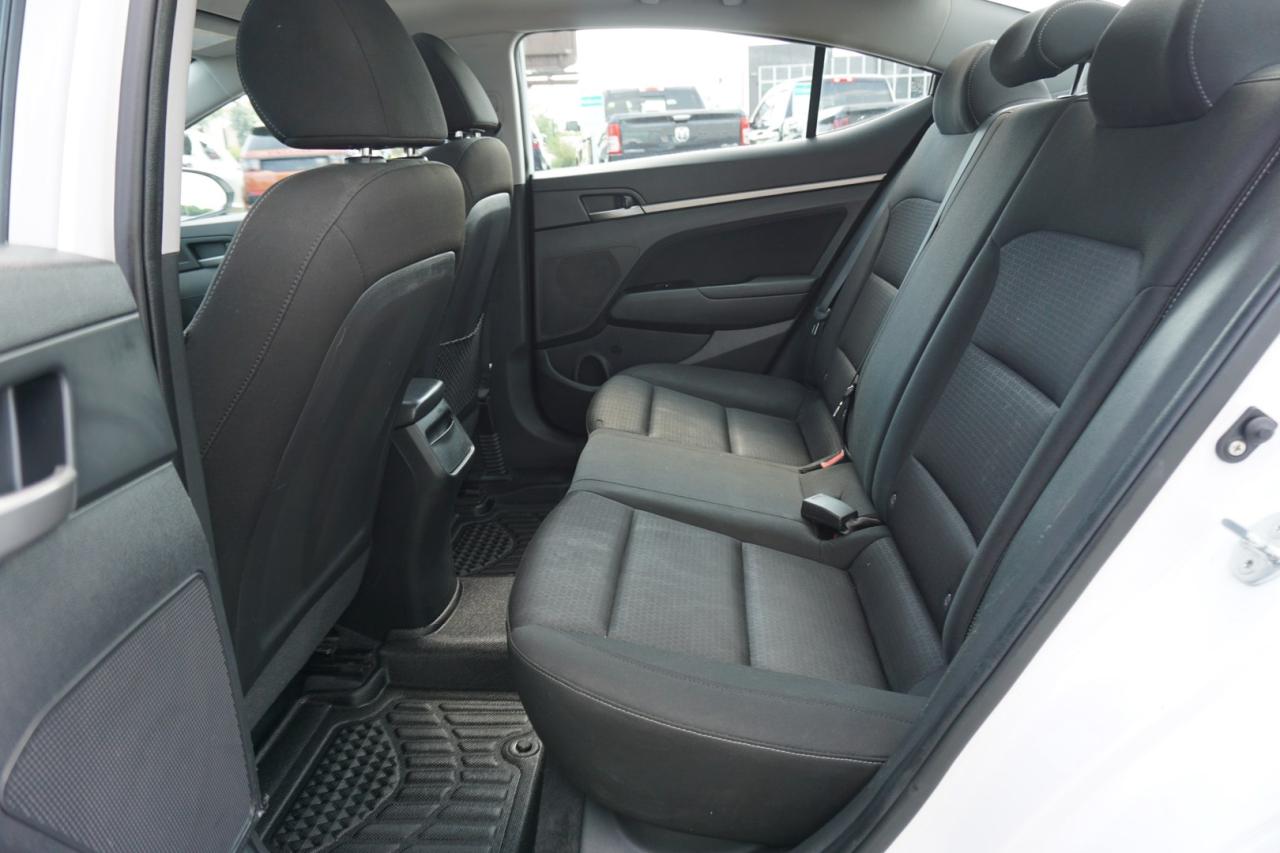 2018 Hyundai Elantra SE CERTIFIED CAMERA BLUETOOTH HEATED SEATS SUNROOF CRUISE ALLOYS - Photo #17