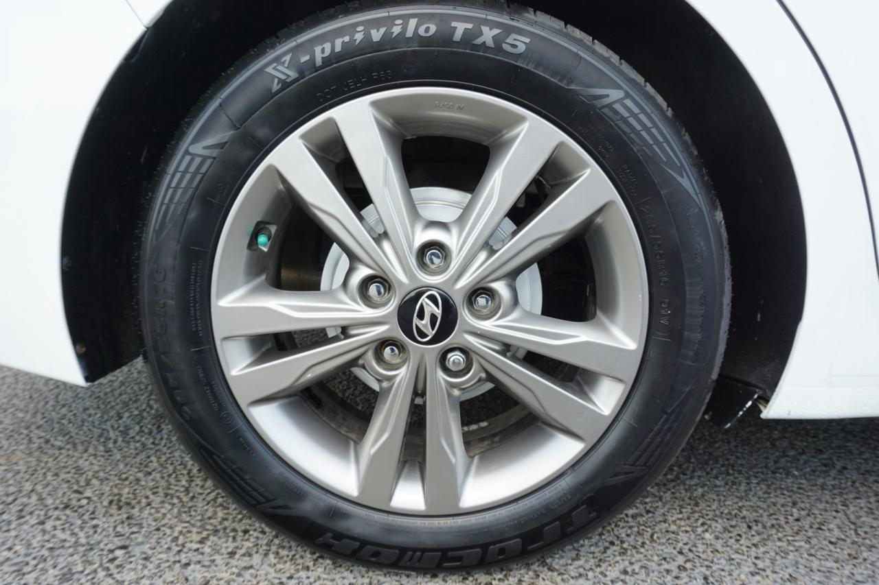 2018 Hyundai Elantra SE CERTIFIED CAMERA BLUETOOTH HEATED SEATS SUNROOF CRUISE ALLOYS - Photo #36